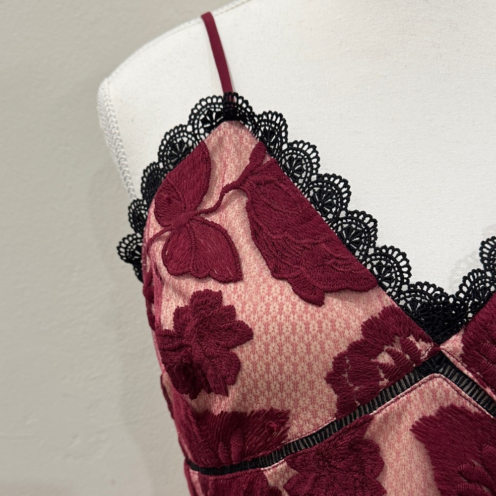 Lulu’s Burgundy Floral Lace Midi Dress – Size M - Picture 8 of 11